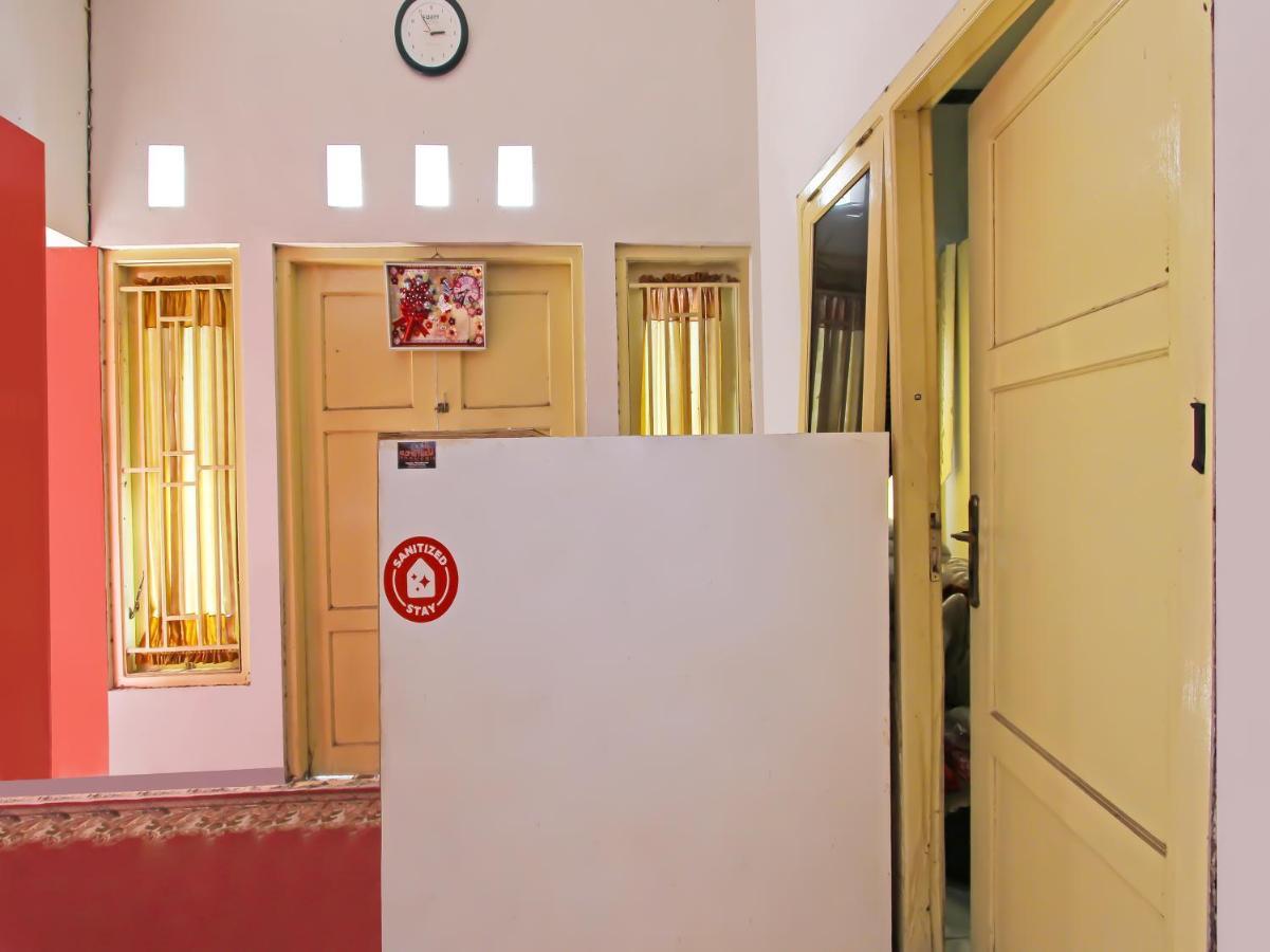 Oyo 3060 Al Fatih Guest House Syariah Тегал Екстериор снимка