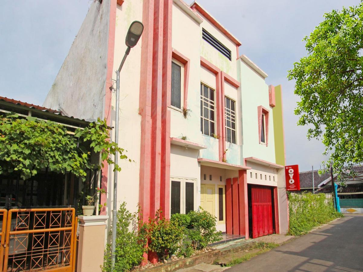 Oyo 3060 Al Fatih Guest House Syariah Тегал Екстериор снимка